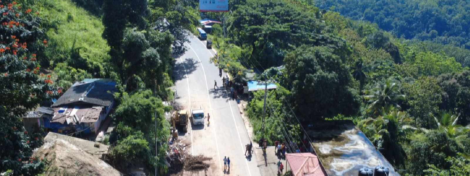 කොළඹ-මහනුවර ප්‍රධාන මාර්ගය ගමනාගමනයට විවෘතයි